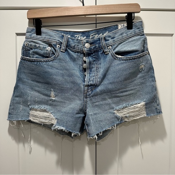 We the free Sofia Short in Washed Denim Size 26 - Picture 2 of 7